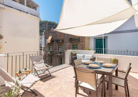 View (from property/room), Balcony/Terrace, Seating area, Dining area