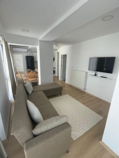 Communal lounge/ TV room, TV and multimedia, Living room, Seating area
