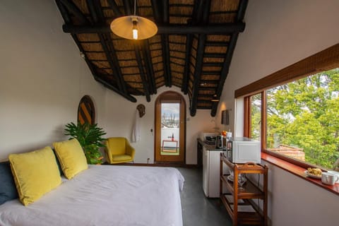 Mountain View and Vineyard View Apartment in Cape Town