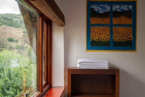 Mountain View and Vineyard View Apartment in Cape Town