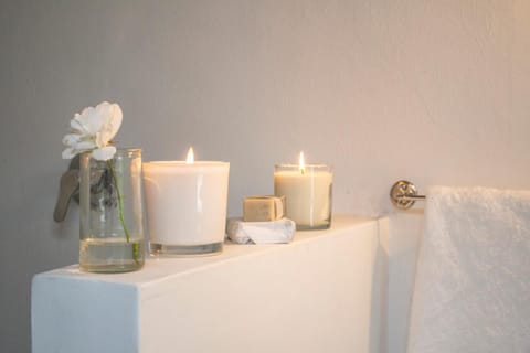 Mountain View and Vineyard View Apartment in Cape Town