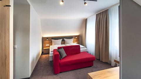 Bed, Photo of the whole room, Seating area, Bedroom