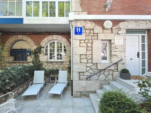 Facade/entrance