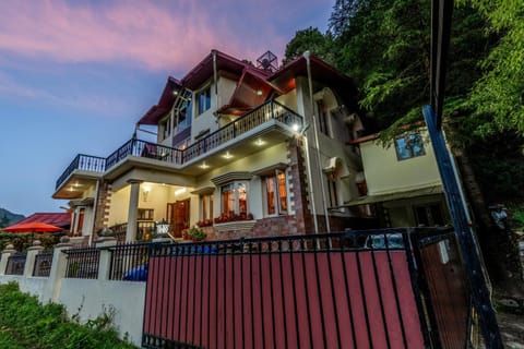 Property building, Day