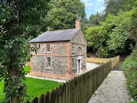 Bridge Cottage Upper Malone Villa in Belfast