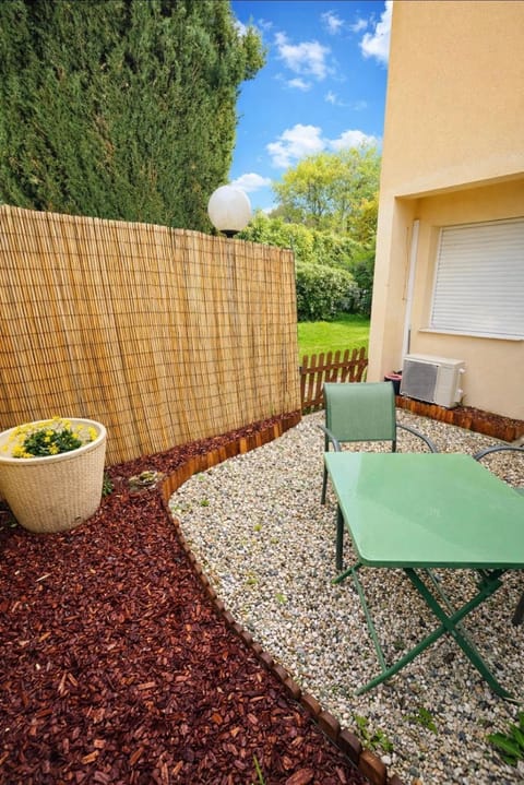 Charmant studio avec jardin Apartment in Antibes