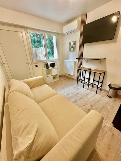 Charmant studio avec jardin Apartment in Antibes