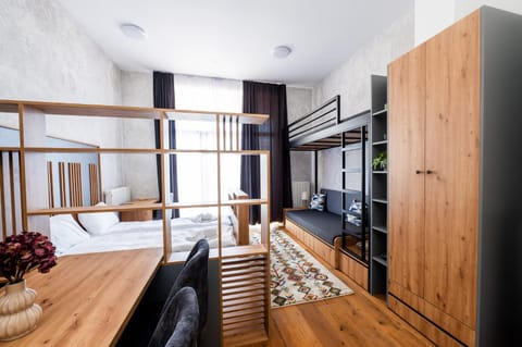 Bed, TV and multimedia, Living room, Photo of the whole room, Seating area, Dining area, Bedroom, wardrobe