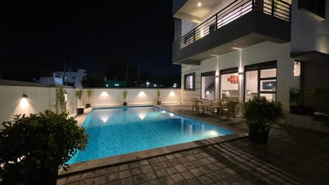 Property building, View (from property/room), Balcony/Terrace, Pool view, Swimming pool, Swimming pool