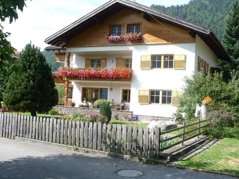 Property building, Day
