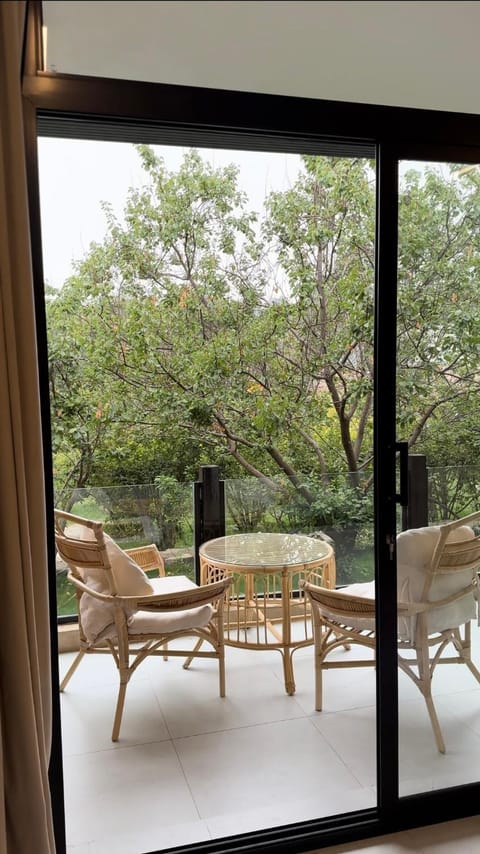 Garden, View (from property/room), Balcony/Terrace, Seating area, Garden view