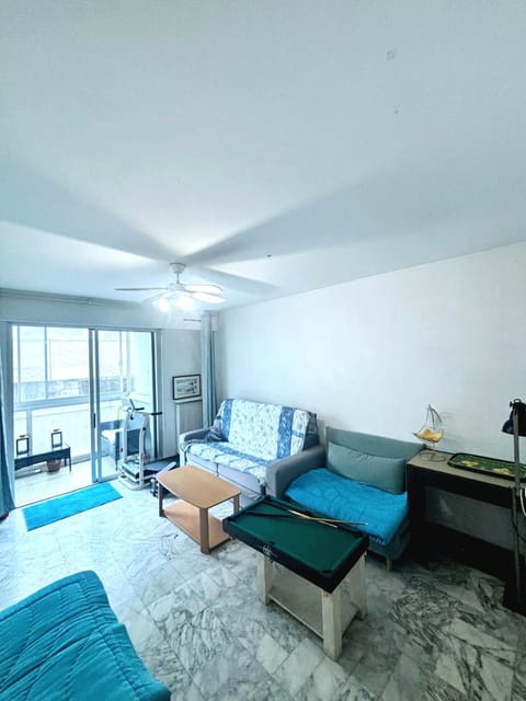 Living room, Photo of the whole room, Seating area