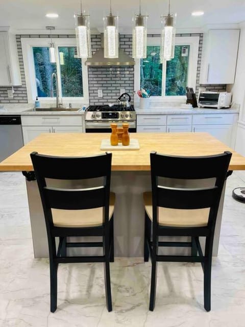 Lakefront Cottage on Brewer Lake House in Bucksport