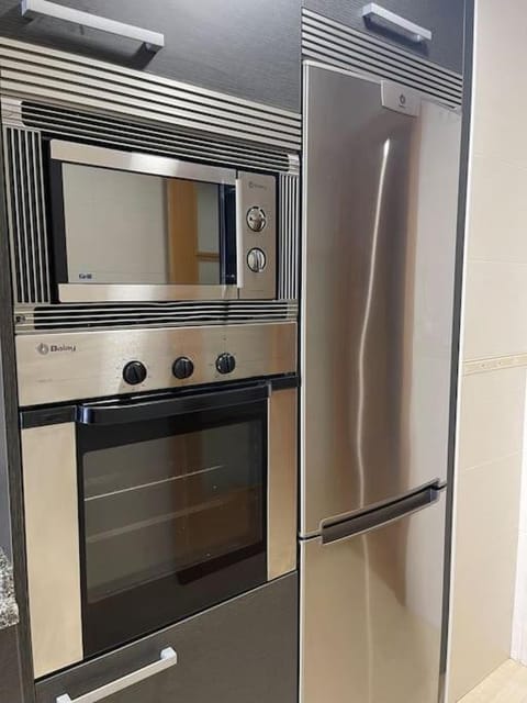 Apartamento Vigo 3Hab 6PAX WiFi PARKING Playa a 8 mins ツ by Rias Baixas Rentals Apartment in Vigo