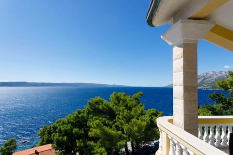 Apartments Beach Side Brela Apartment in Brela