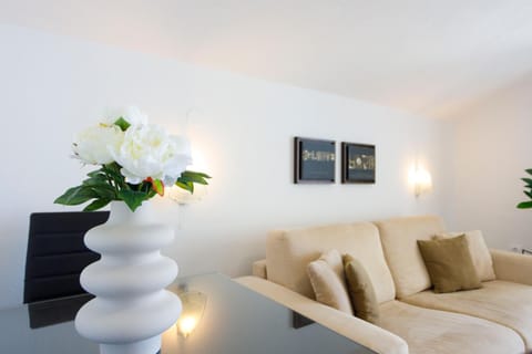 Apartments Beach Side Brela Apartment in Brela