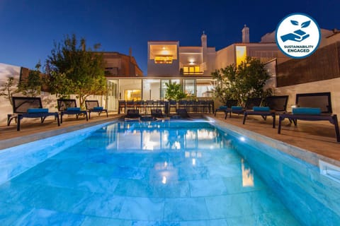 Night, Pool view, Swimming pool, sunbed
