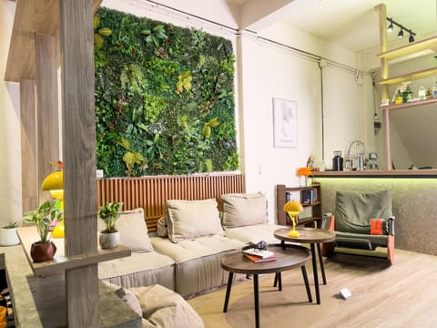 Communal lounge/ TV room, Lobby or reception
