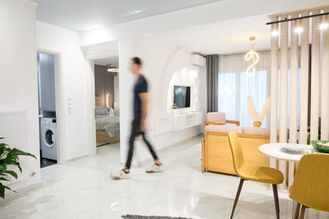People, TV and multimedia, Seating area