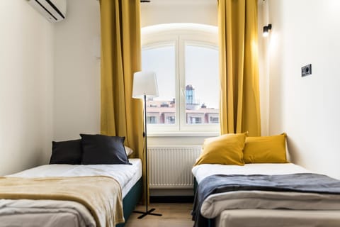 Bed, Photo of the whole room, Bedroom, internet, air conditioner
