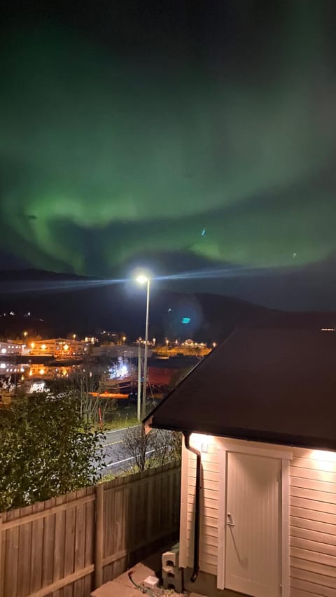 Cosy apartment near the sea and nature in Kaldfjorden Apartment in Tromso