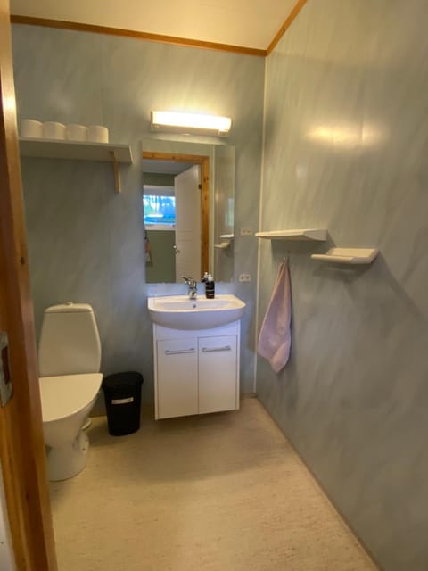 Cosy apartment near the sea and nature in Kaldfjorden Apartment in Tromso