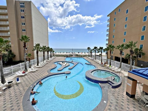 Property building, Day, Pool view, Sea view, Swimming pool, sunbed