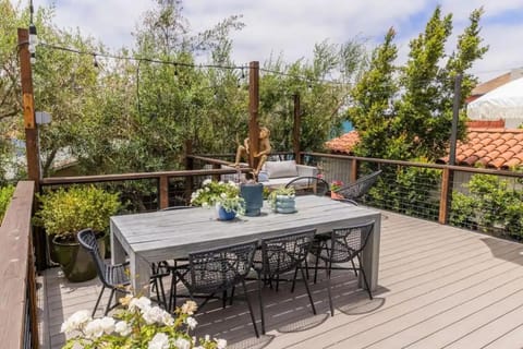 Balcony/Terrace, Dining area, Garden view