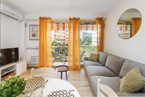 Colonel hébert deux pièces climatisé Apartment in Menton