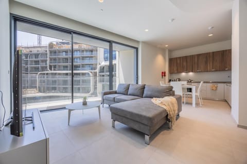 Exquisite Residence in Mercury Towers Apartment in Saint Julians