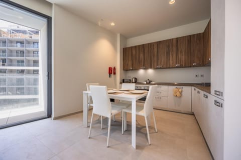 Exquisite Residence in Mercury Towers Apartment in Saint Julians