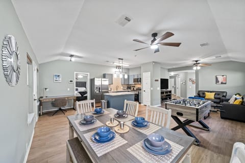 Kitchen or kitchenette, Living room, Dining area