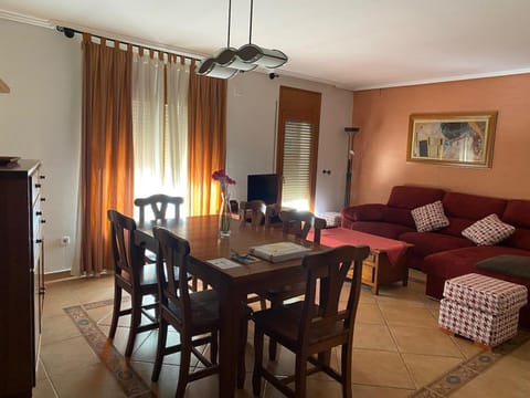 Communal lounge/ TV room, Dining area