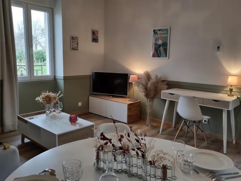 TV and multimedia, Living room, Dining area
