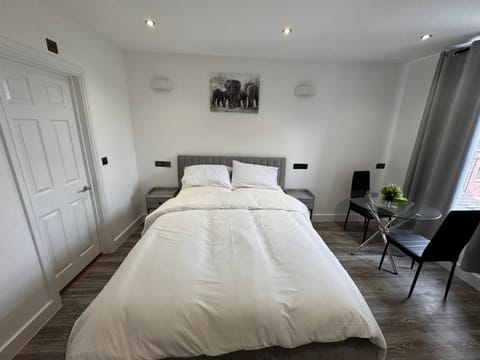 Ria Vacation rental in Nottingham