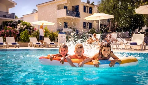 Swimming pool, children