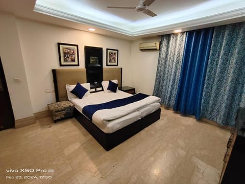 Bed, View (from property/room), Photo of the whole room, Bedroom, air conditioner