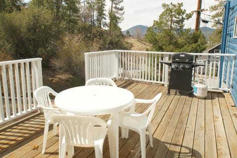 Patio, BBQ facilities, Seating area