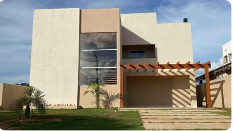 Property building, Facade/entrance, Day, Garden, Parking