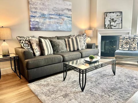 Cozy Resort-Style Experience - Garden View Apartment in Westwood