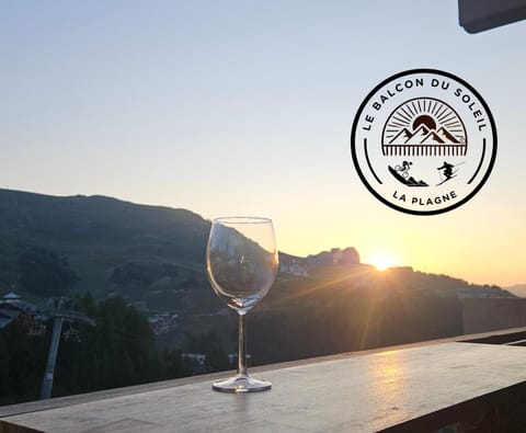 Day, Property logo or sign, Natural landscape, View (from property/room), Balcony/Terrace, Mountain view, Sunrise, Sunset