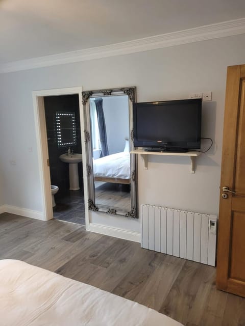 Large En-suite room Vacation rental in County Kerry