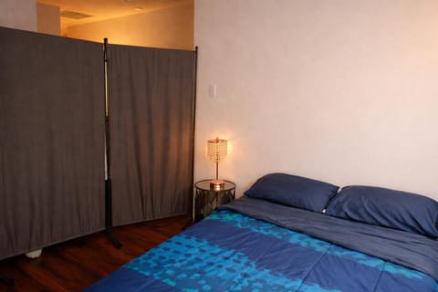 Affordable Central Houston Stay Minutes from Downtown No Smoking Has Partition divider no door in room Vacation rental in Houston