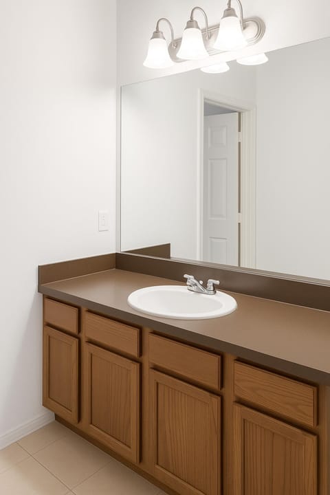 Affordable Central Houston Stay Minutes from Downtown No Smoking Has Partition divider no door in room Vacation rental in Houston