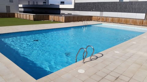 Swimming pool, Swimming pool