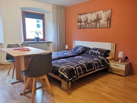 Seating area, Dining area, Bedroom