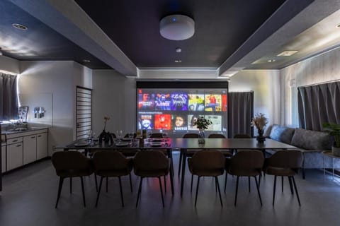Dining area, Evening entertainment