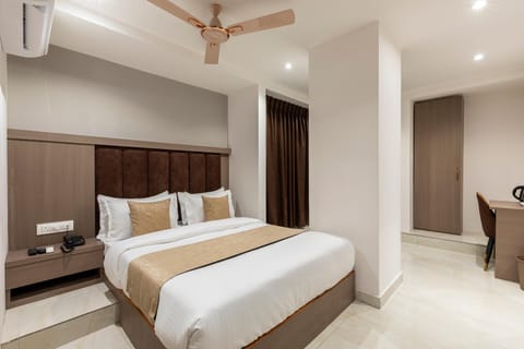 Bed, Photo of the whole room, air conditioner