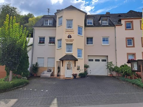 Ferienweingut St. Martin Bed and Breakfast in Trier-Saarburg