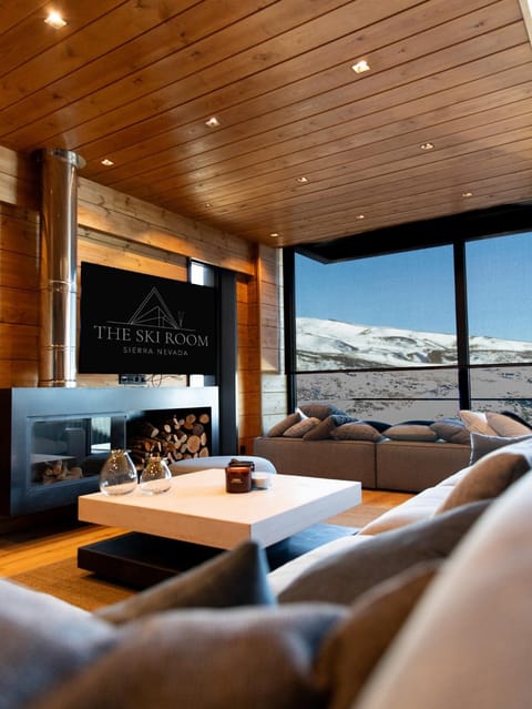 Communal lounge/ TV room